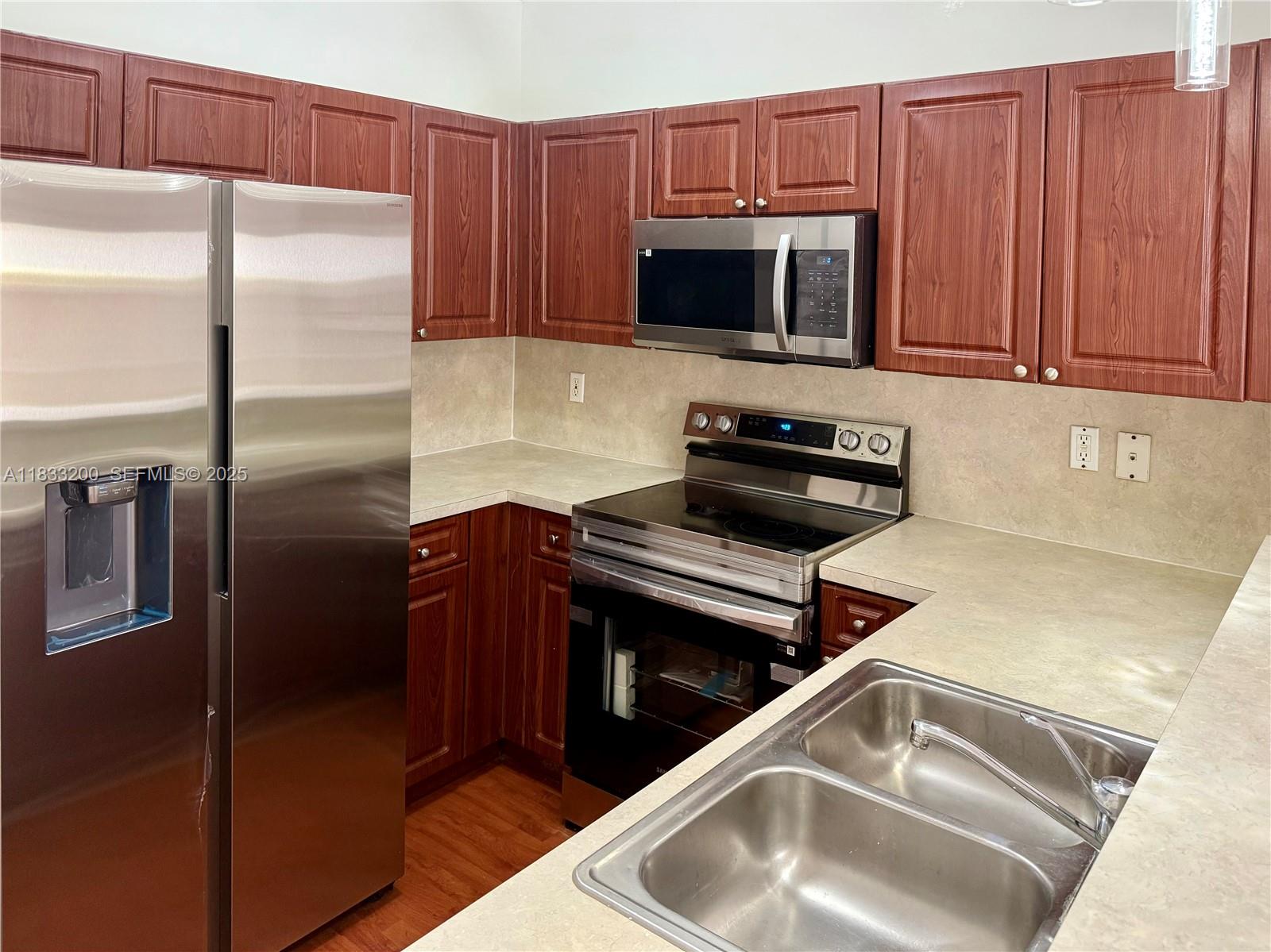 TOWNGATE CONDO SEVEN - Residential