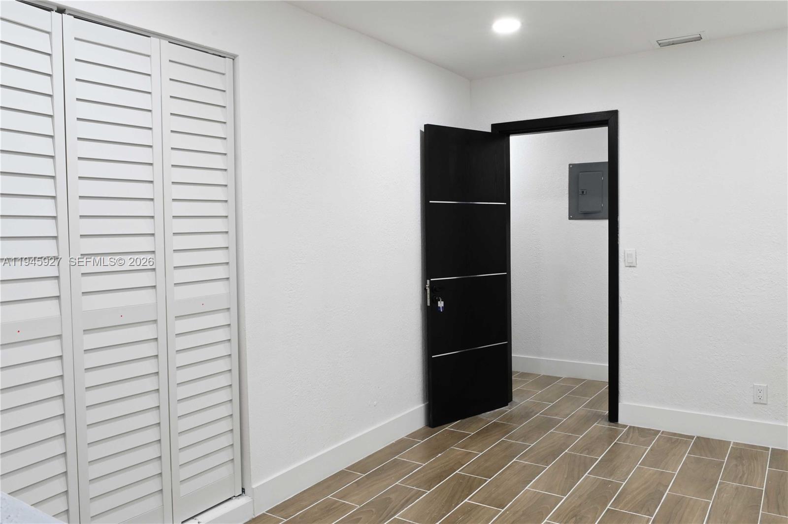 LAST CHANCE VILLAGE - Residential