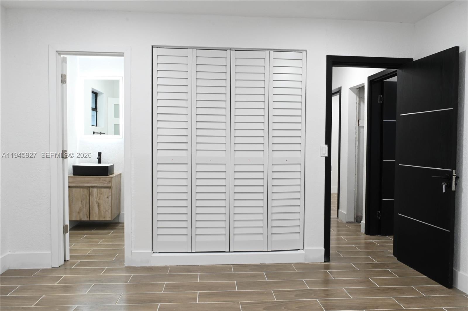 LAST CHANCE VILLAGE - Residential