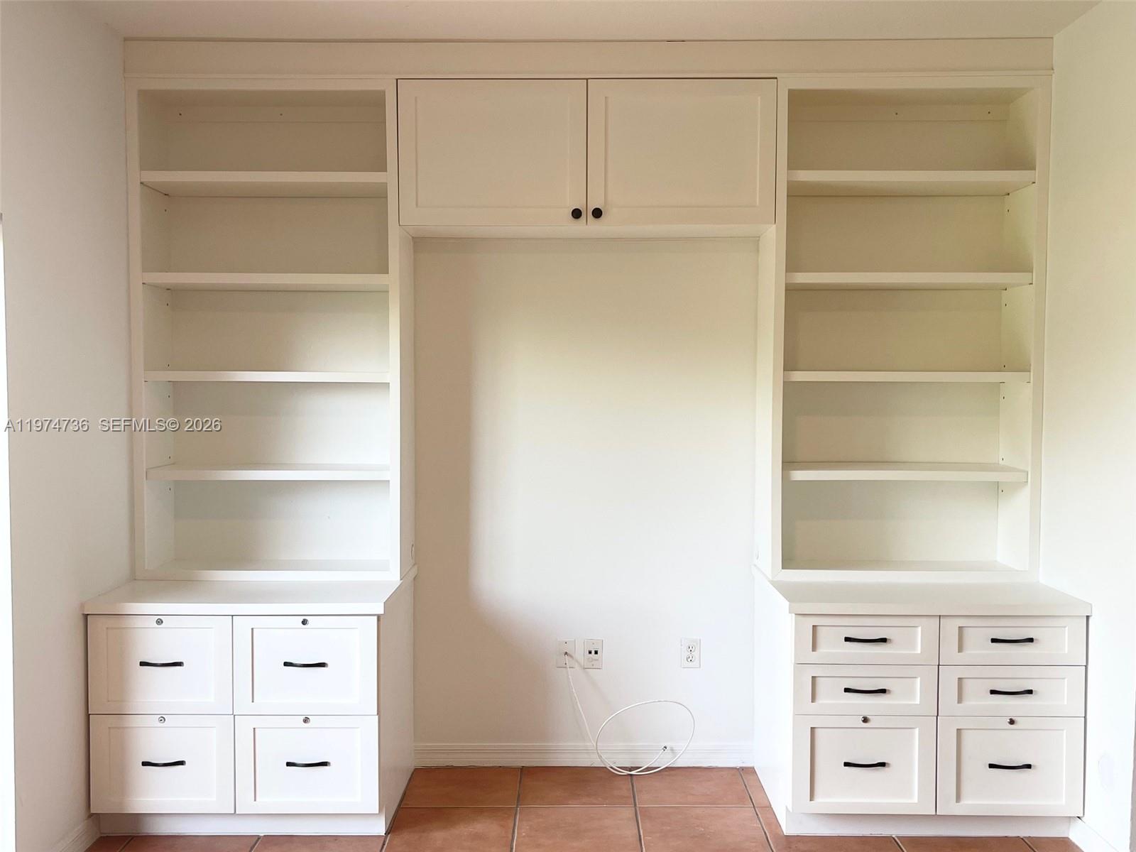HAMPTON PLACE CONDO - Residential