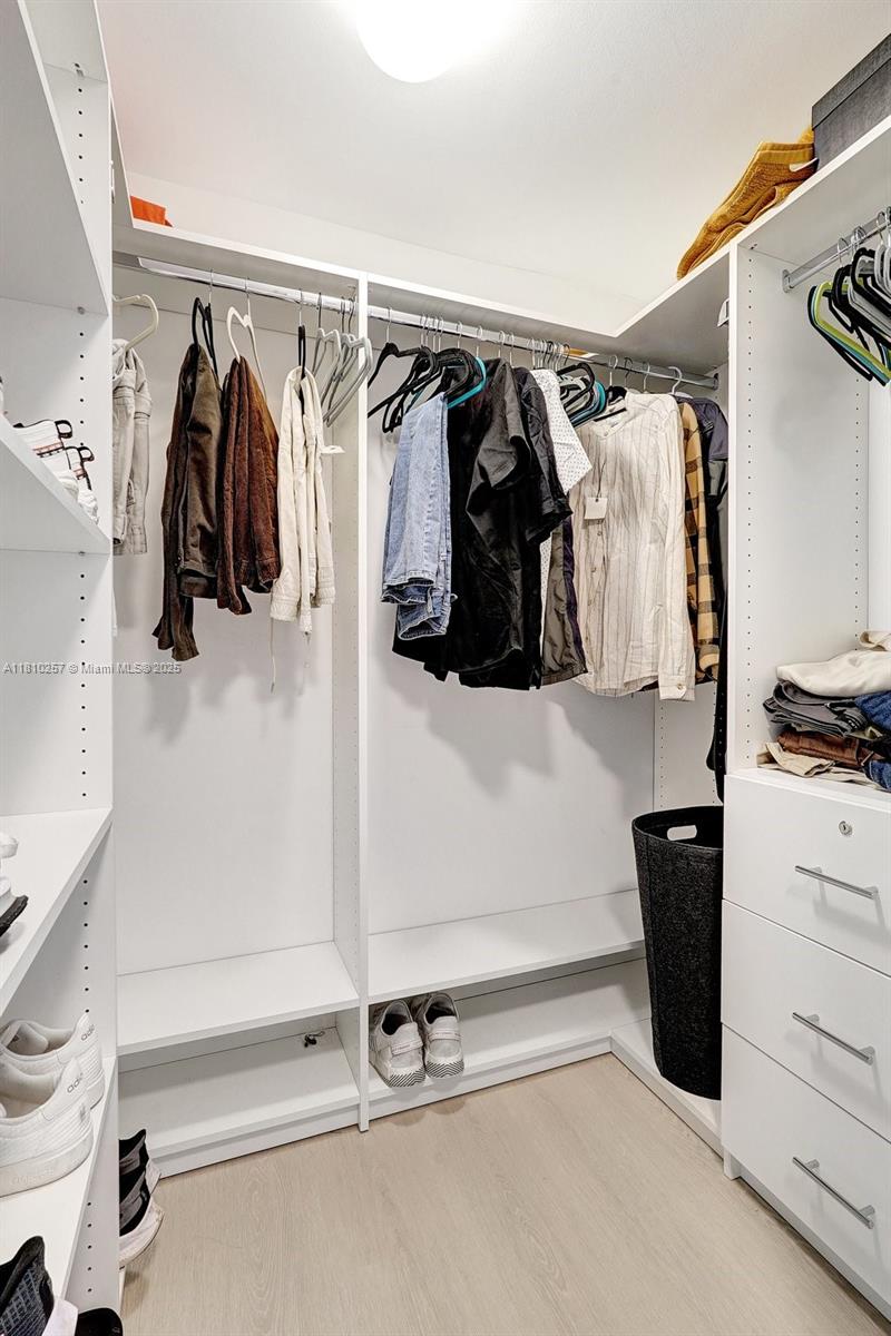 VENTURE AT AVENTURA EAST - Residential Lease