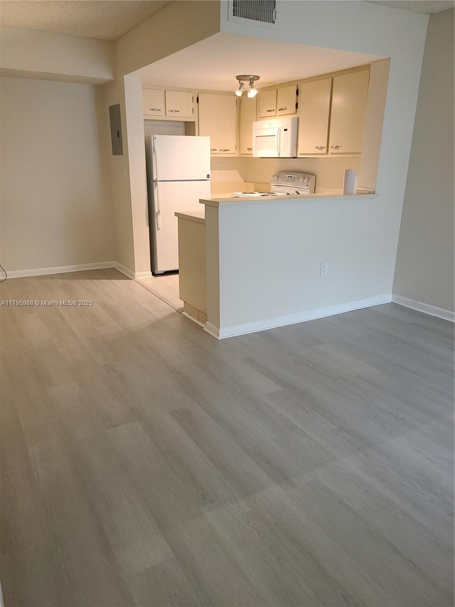 8615 NW 5th Ter 14-212
