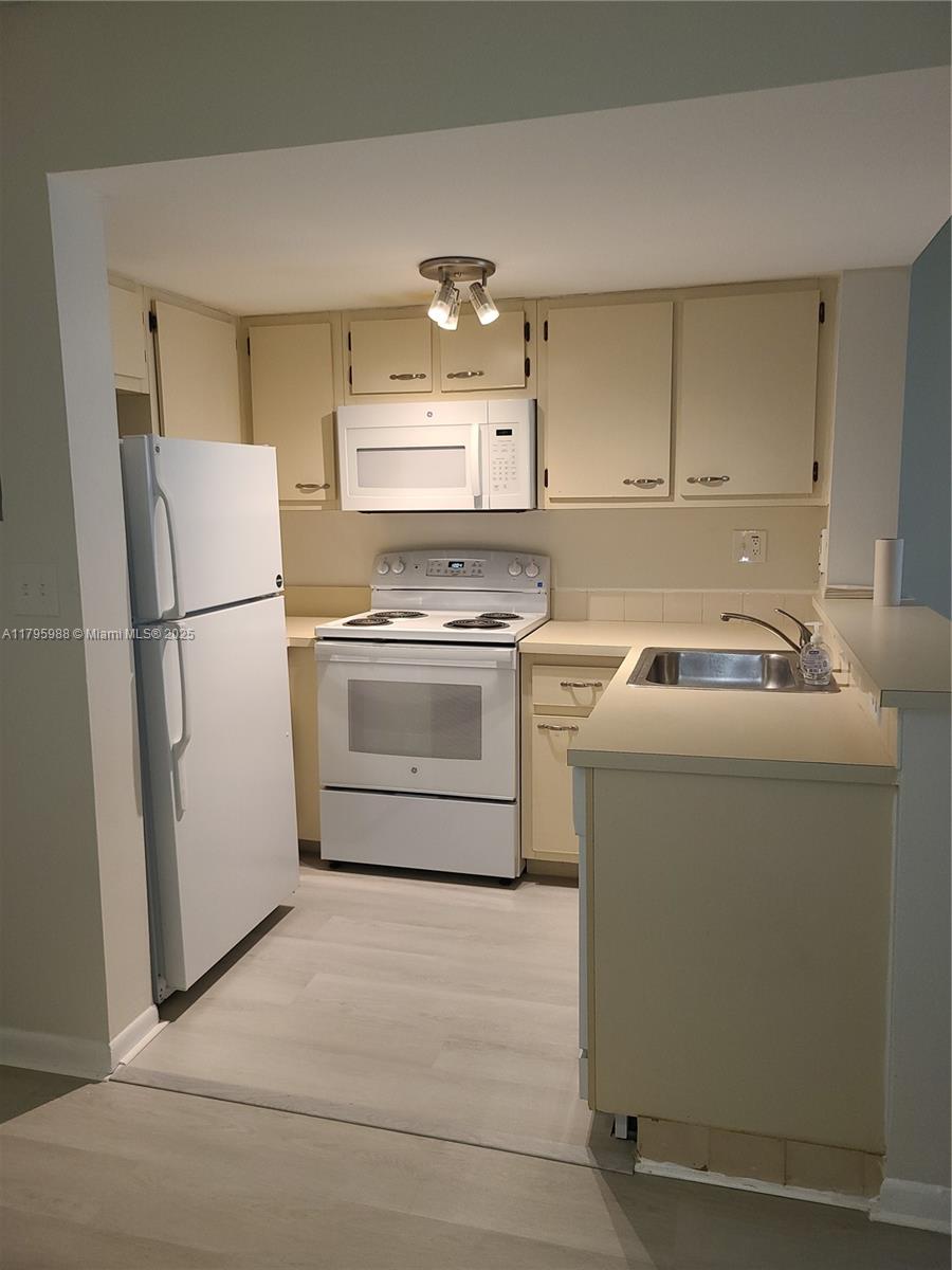 8615 NW 5th Ter 14-212