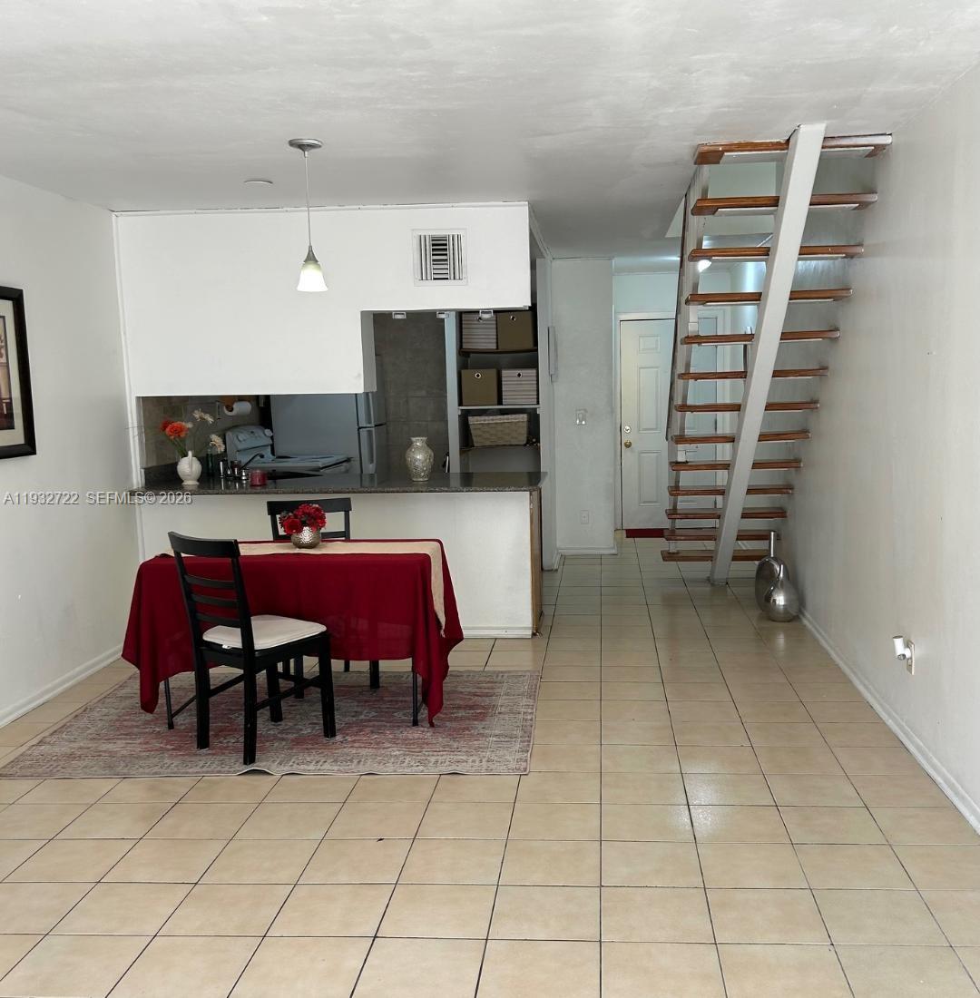 CORAL REEF TOWNHOUSES CON - Residential