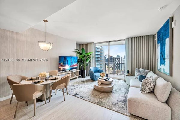 77 SE 5TH ST APT 2011, MIAMI, FL 33131 - Image e5db9e57dc50e565b3f84e33ee906598/321524904