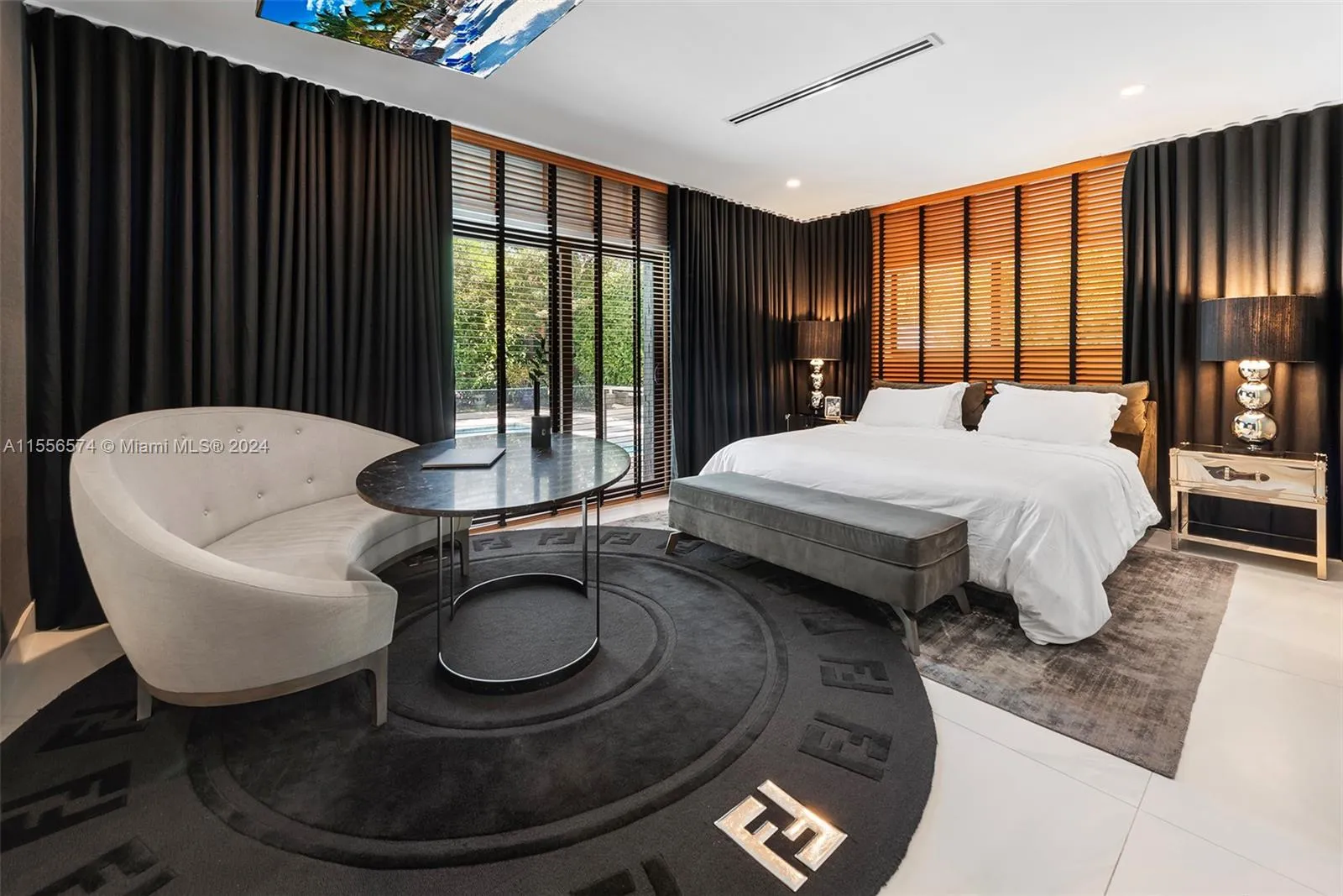 North Miami Beach, Florida 33179, United States, 4 Bedrooms Bedrooms, ,3 BathroomsBathrooms,Residential,Pending,62092