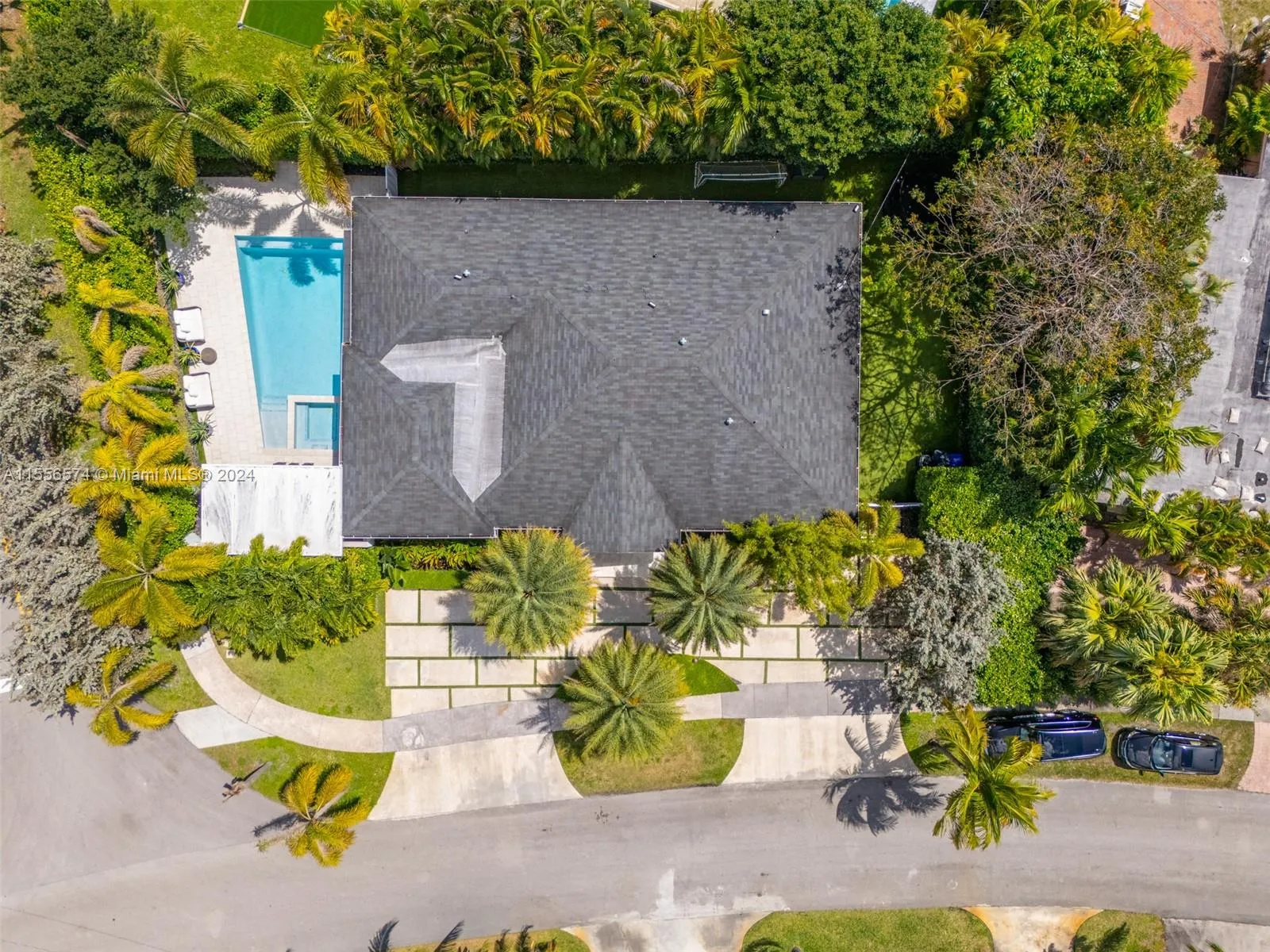 North Miami Beach, Florida 33179, United States, 4 Bedrooms Bedrooms, ,3 BathroomsBathrooms,Residential,Pending,62092