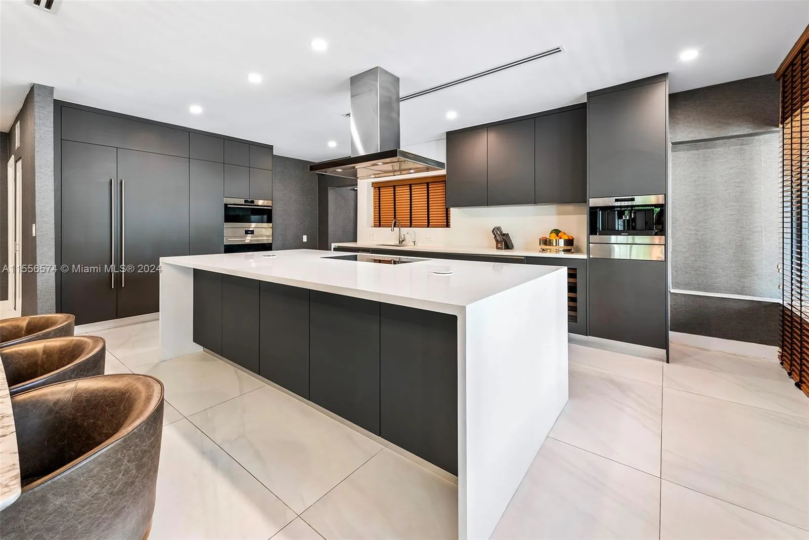 North Miami Beach, Florida 33179, United States, 4 Bedrooms Bedrooms, ,3 BathroomsBathrooms,Residential,Pending,62092