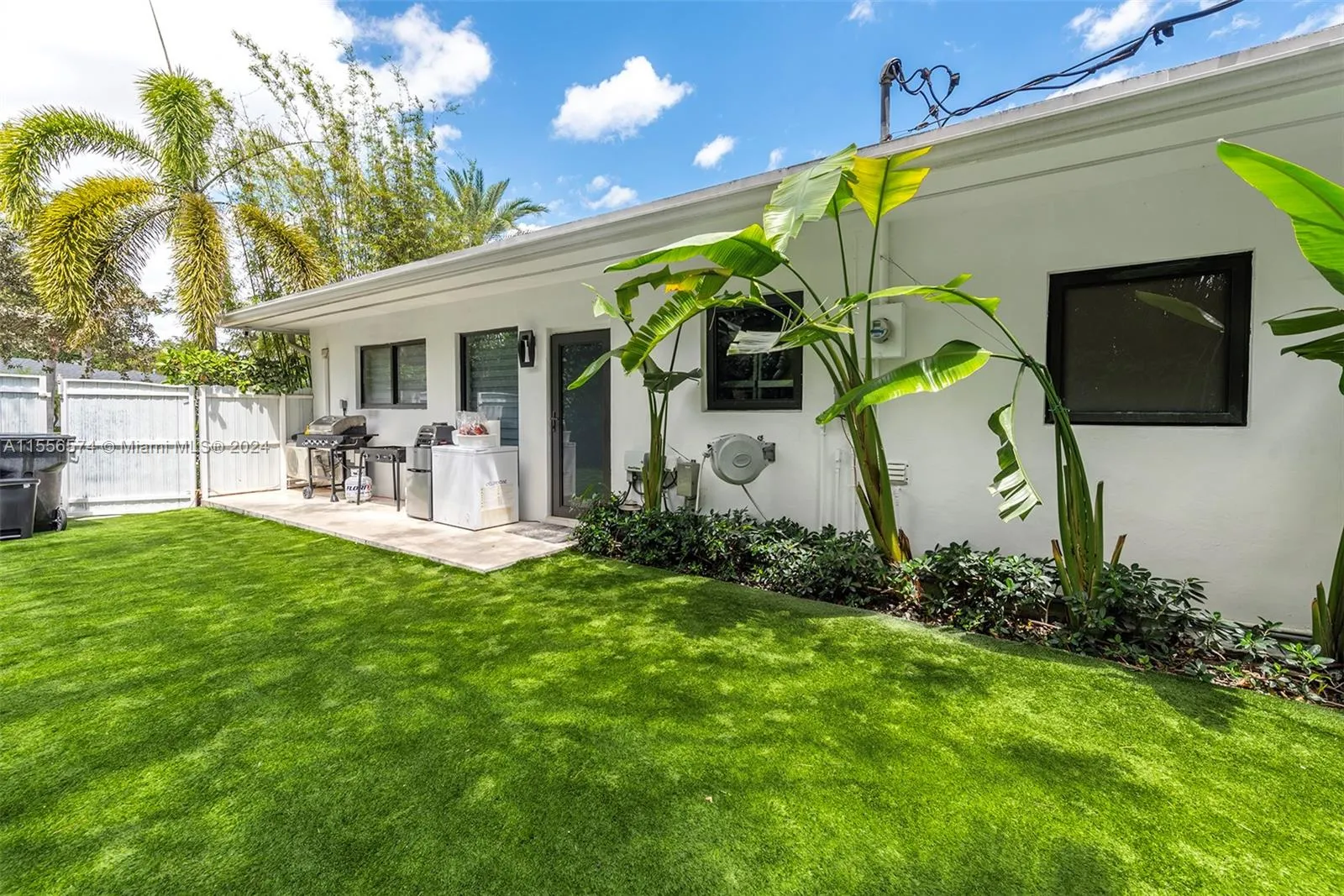 North Miami Beach, Florida 33179, United States, 4 Bedrooms Bedrooms, ,3 BathroomsBathrooms,Residential,Pending,62092