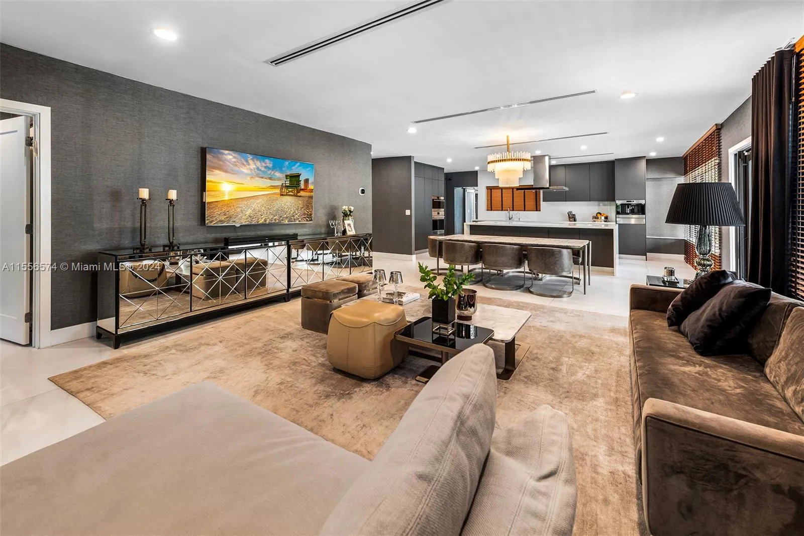 North Miami Beach, Florida 33179, United States, 4 Bedrooms Bedrooms, ,3 BathroomsBathrooms,Residential,Pending,62092