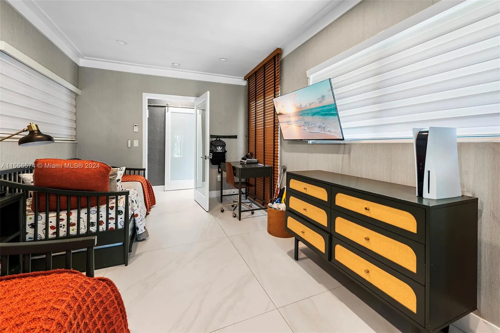 North Miami Beach, Florida 33179, United States, 4 Bedrooms Bedrooms, ,3 BathroomsBathrooms,Residential,Pending,62092