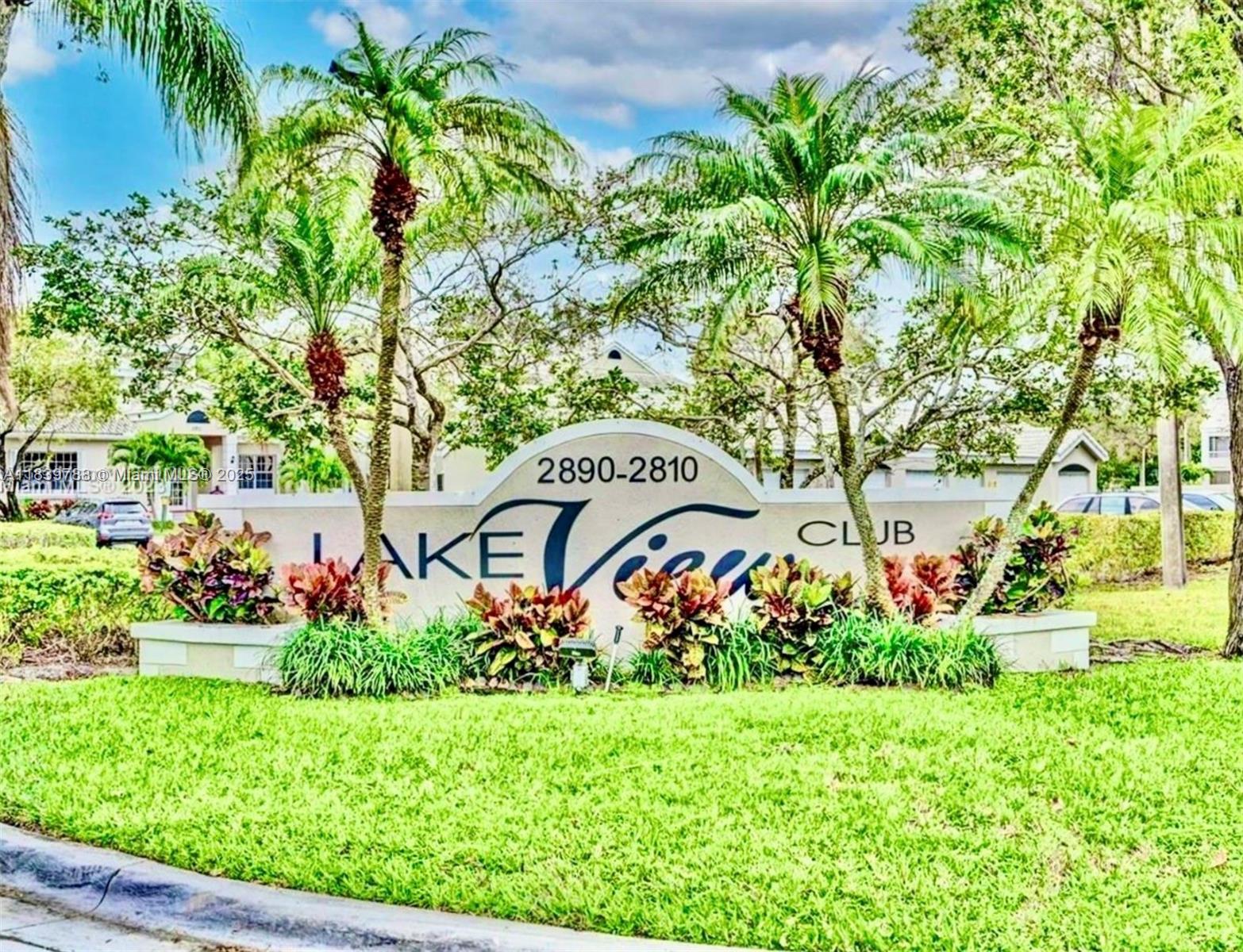 Prime Oakland Park location offers excellent value, and spacious layout.Community amenities include three resort-style pools, two hot tubs (key-fob access), fitness center with free weights, BBQ areas, lakefront path, and lounge with pool table. Recently upgraded property with new floors and fresh paint.