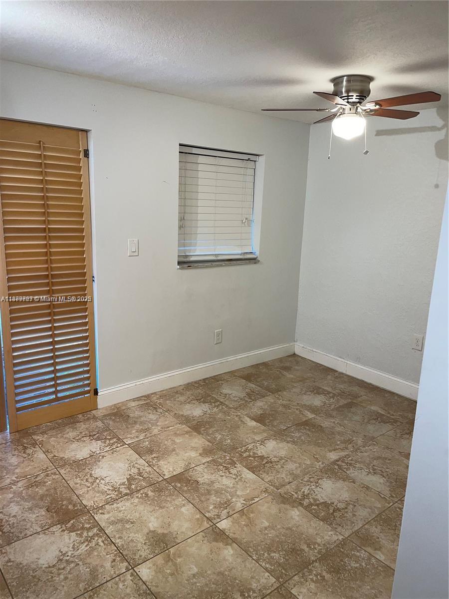 HALLANDALE PARK NO 9 - Residential