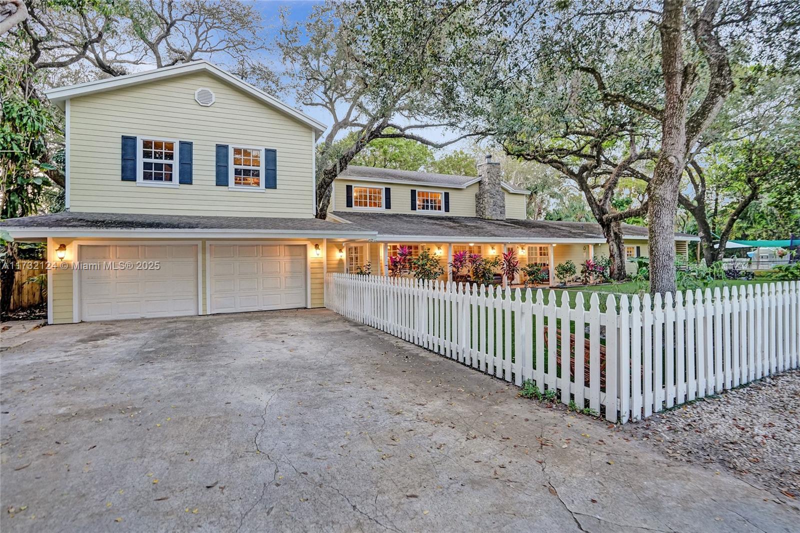 2221 SW 28th Way