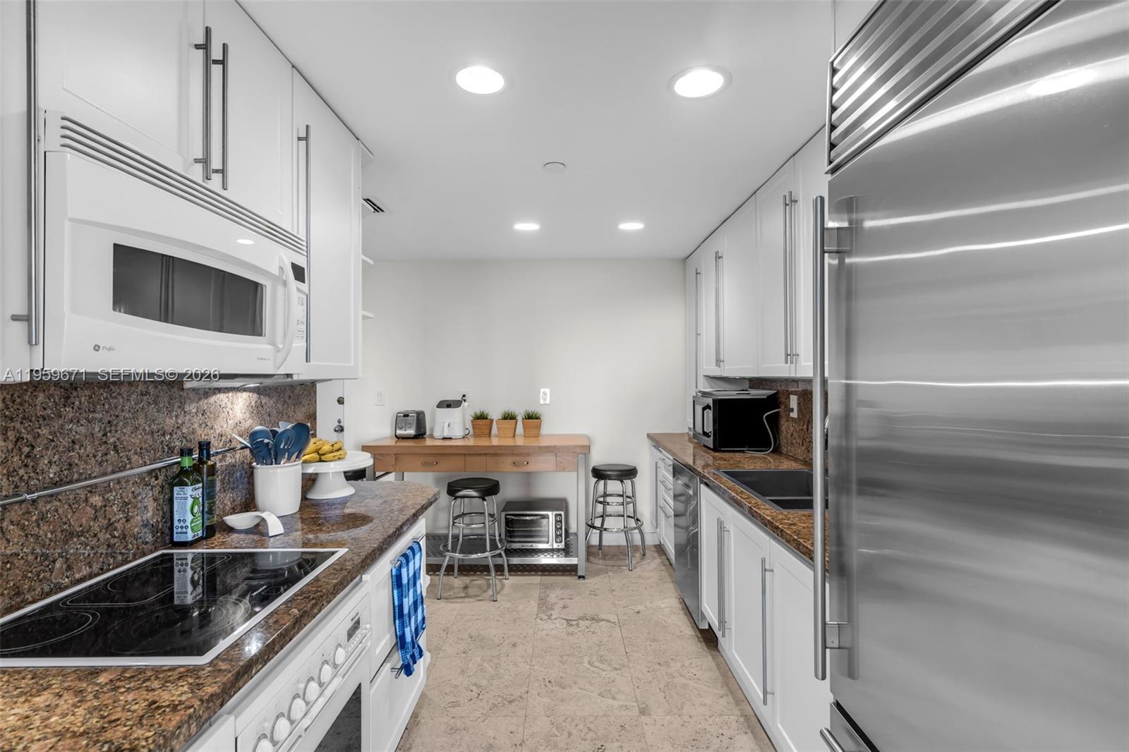 THE EMERALDBAY @ KEY COLO - Residential