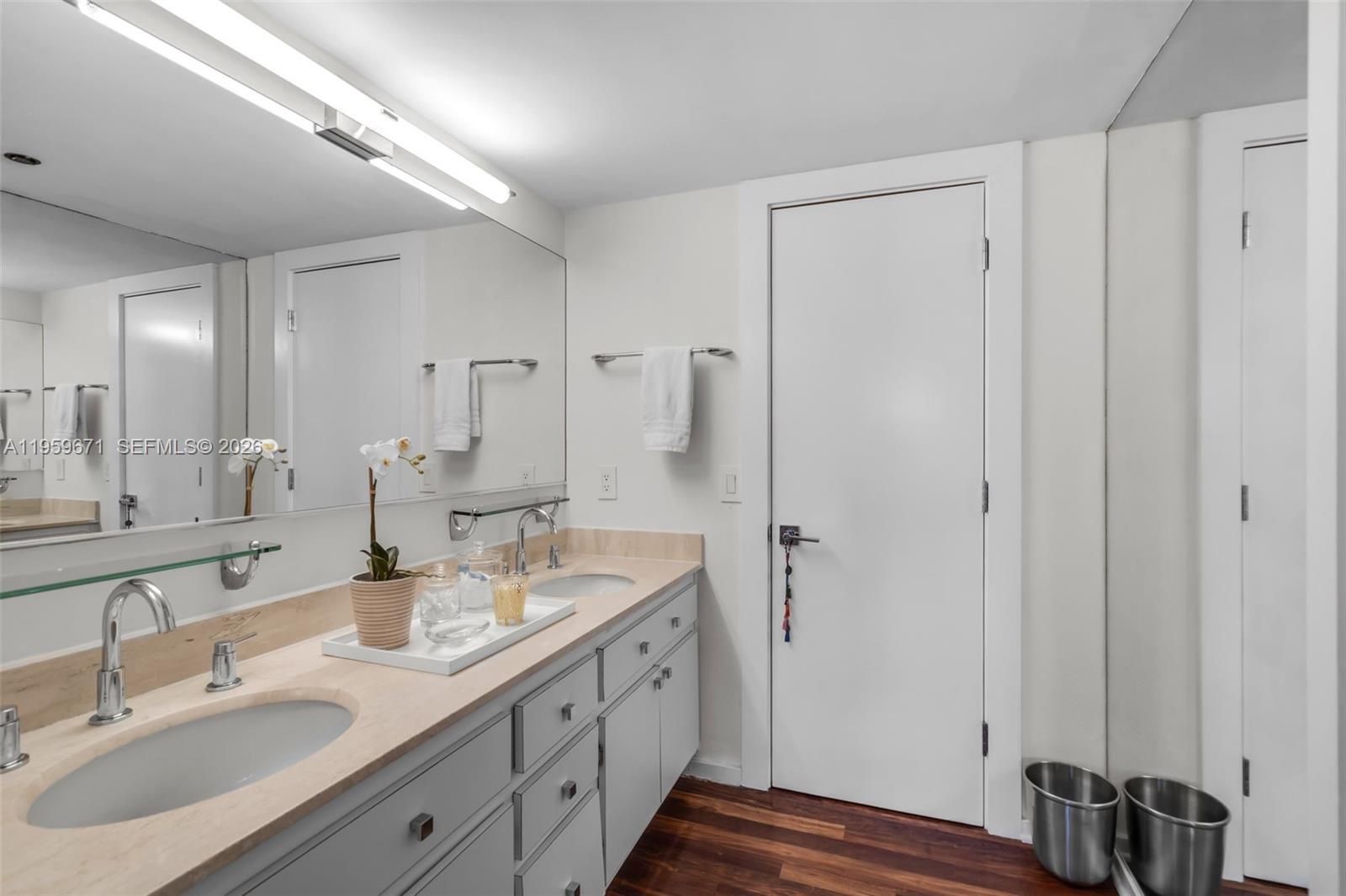 THE EMERALDBAY @ KEY COLO - Residential