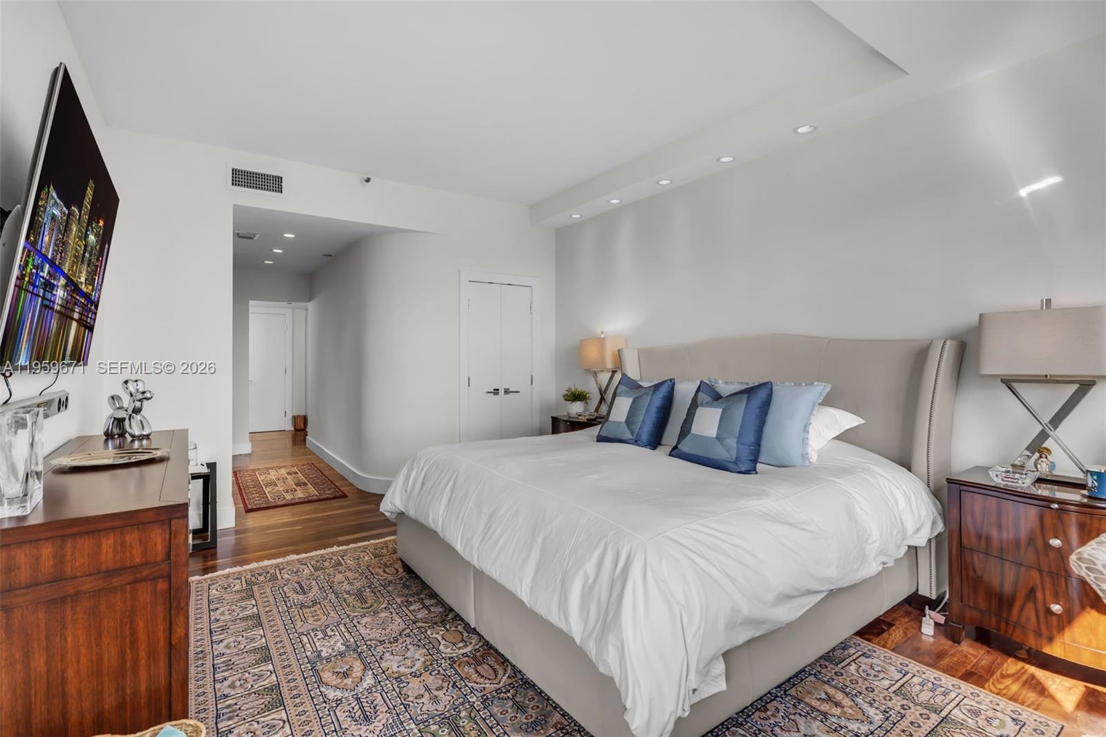 THE EMERALDBAY @ KEY COLO - Residential