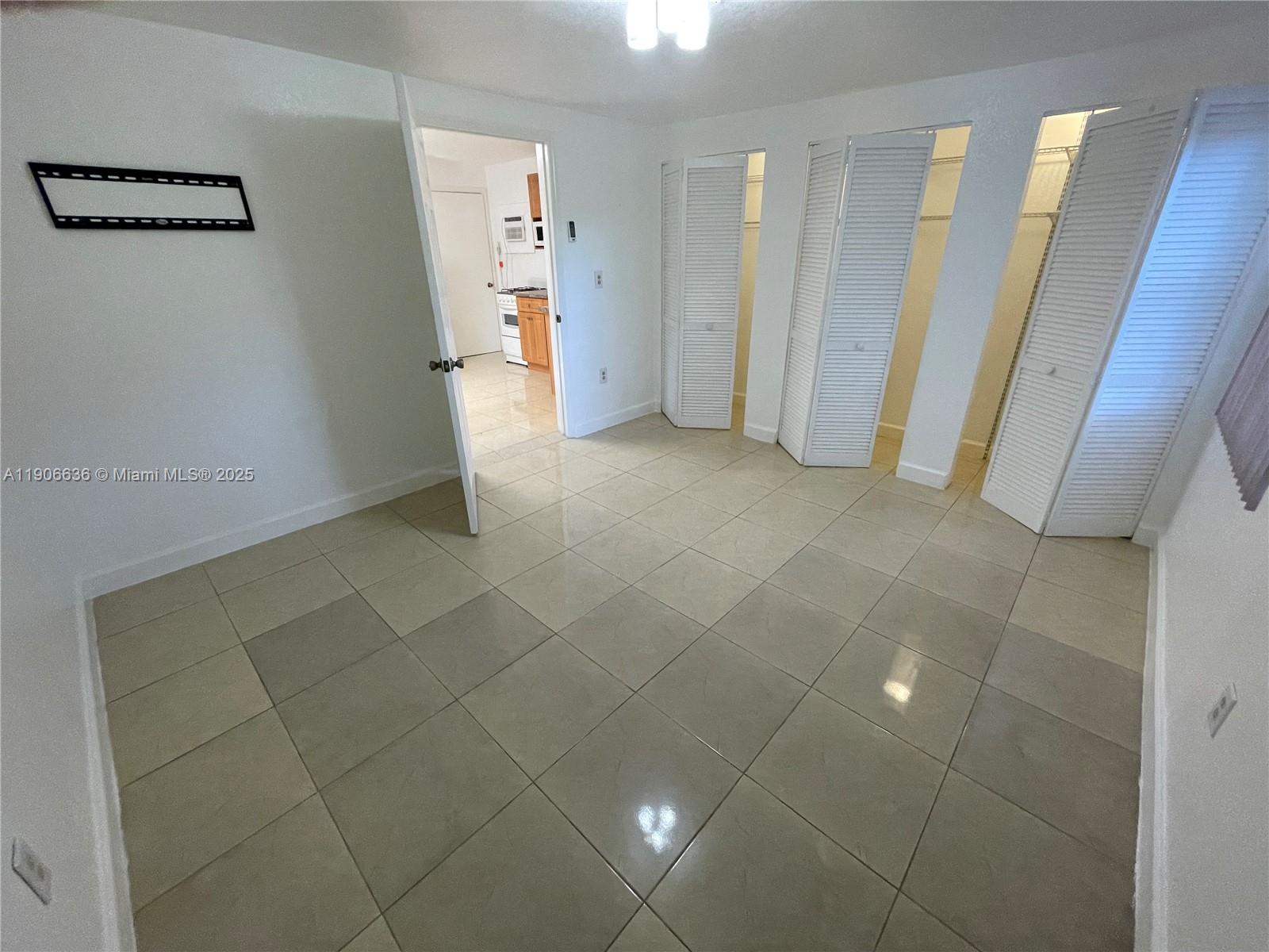 MIAMI GARDENS MANOR SEC 4 - Residential Lease