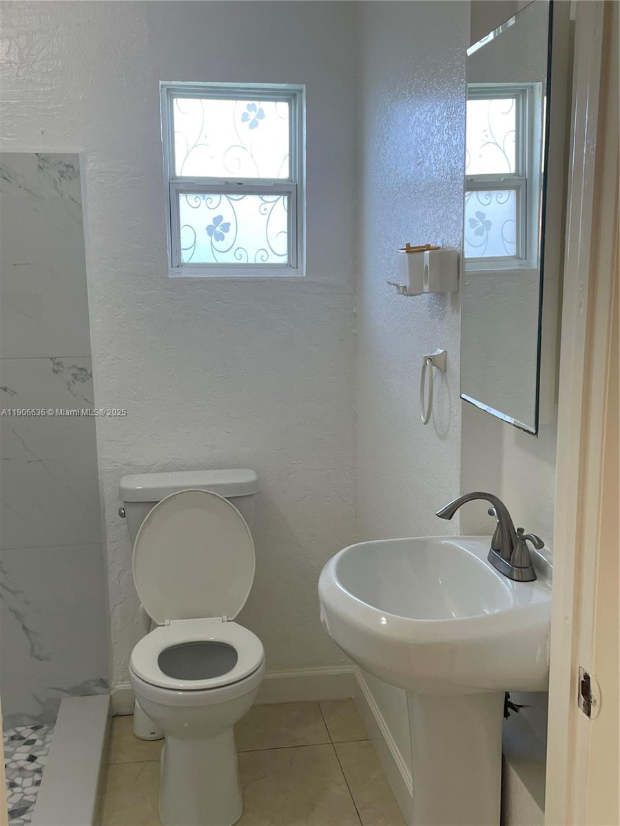 MIAMI GARDENS MANOR SEC 4 - Residential Lease