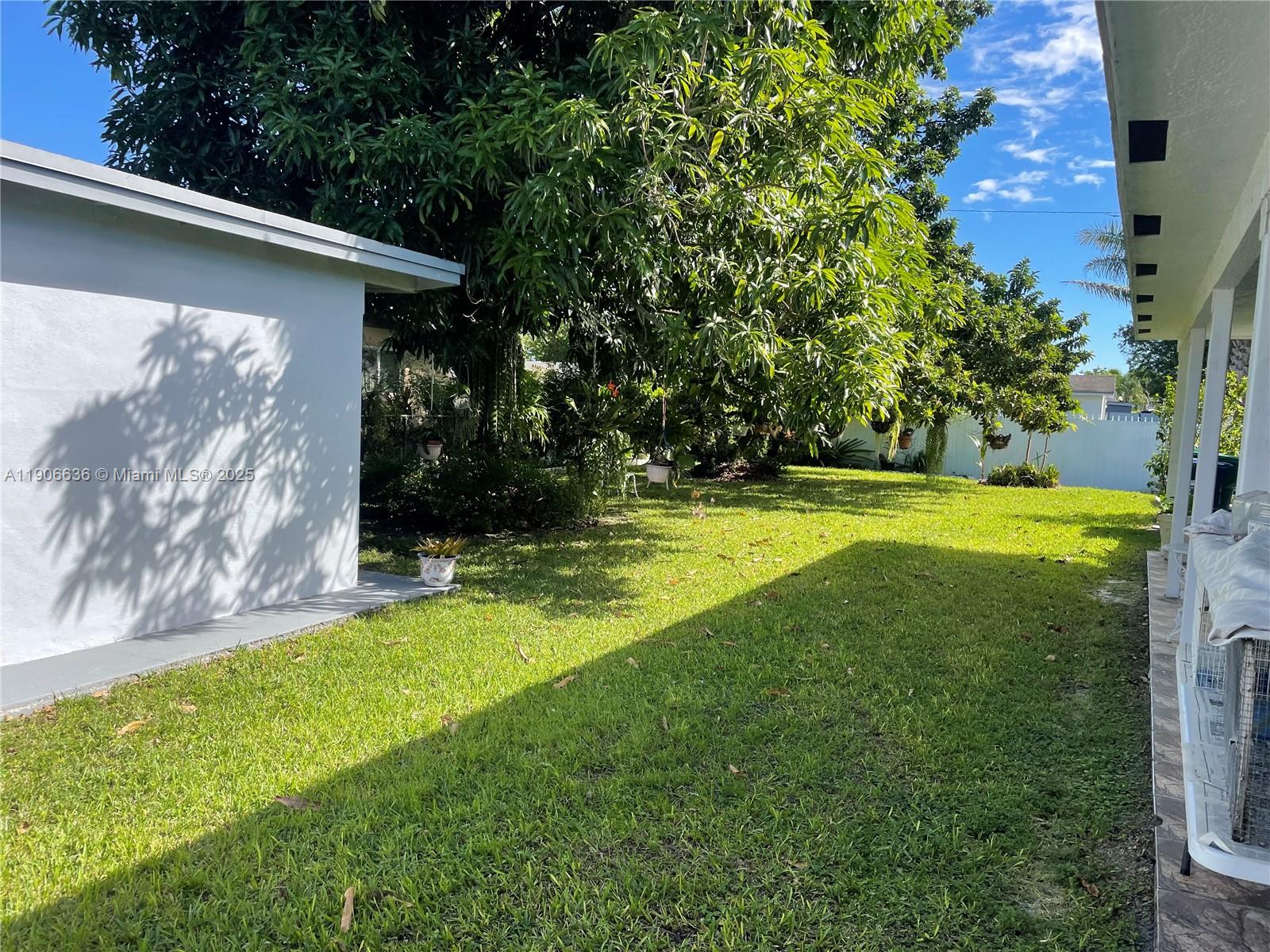 MIAMI GARDENS MANOR SEC 4 - Residential Lease