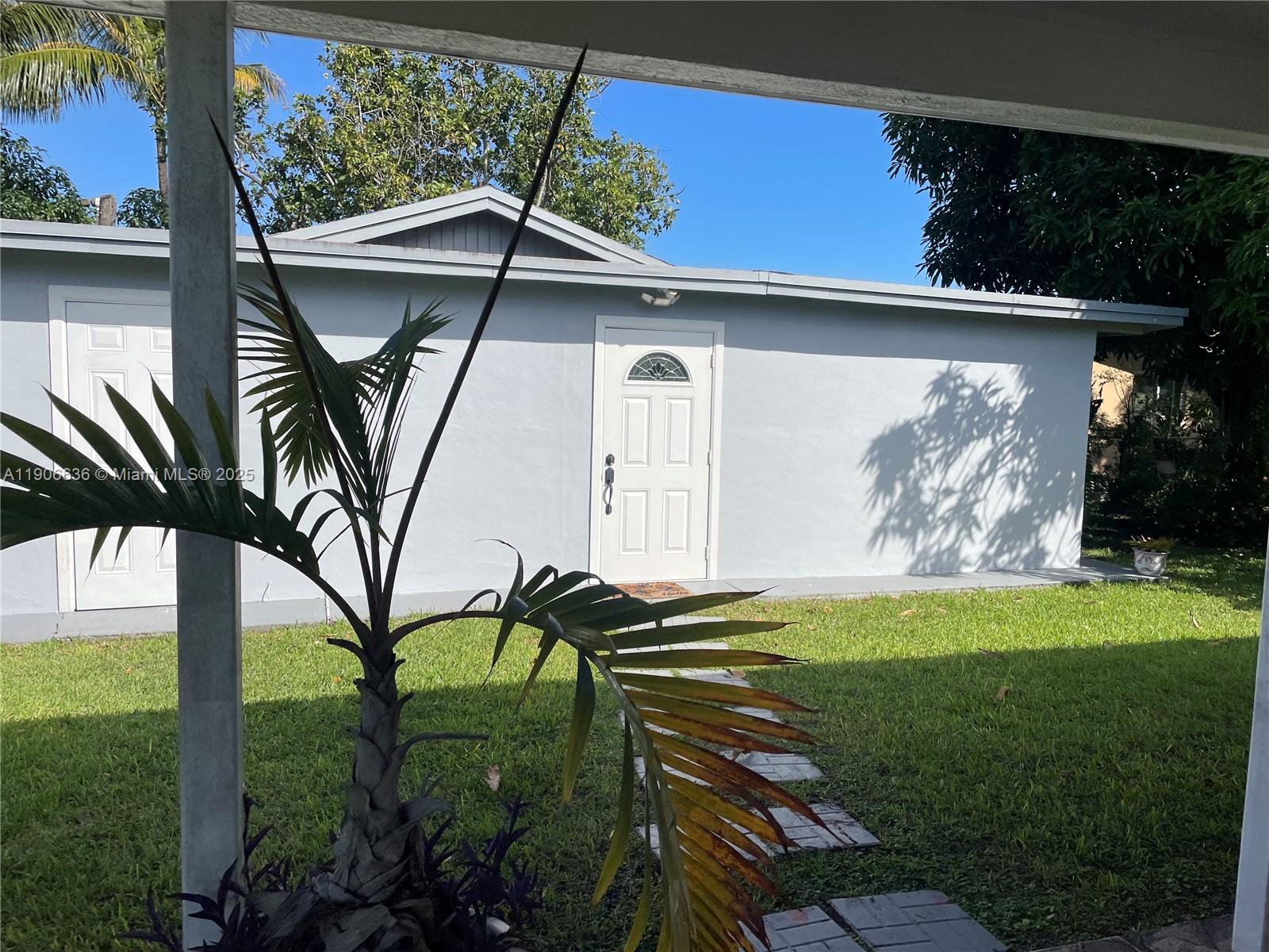 MIAMI GARDENS MANOR SEC 4 - Residential Lease