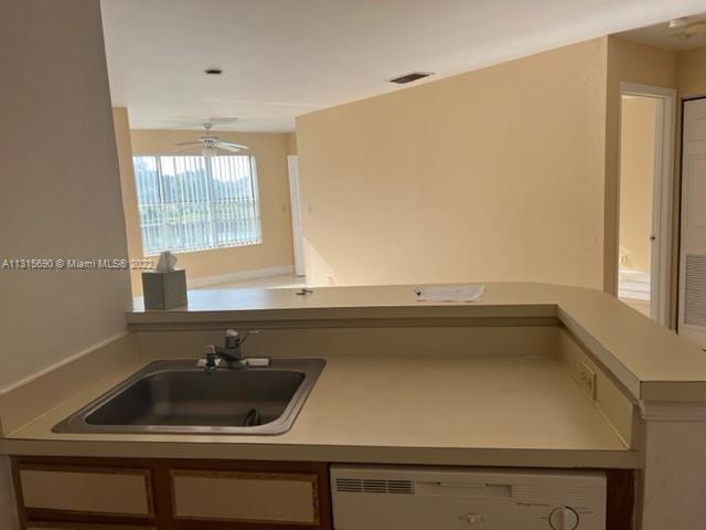 CORAL KEY CONDO - Residential Lease