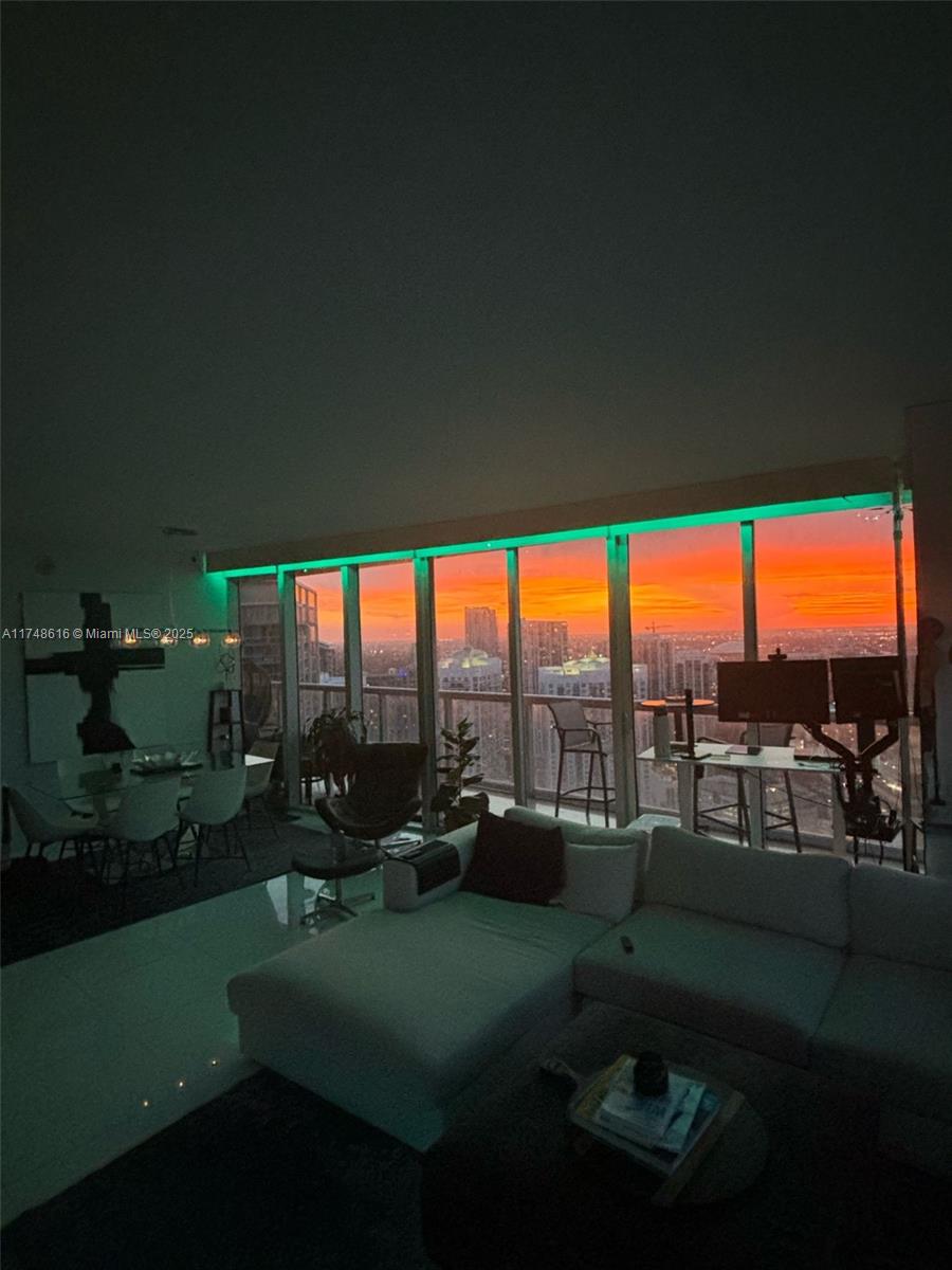 ICONBRICKELL CONDO NO 1 - Residential