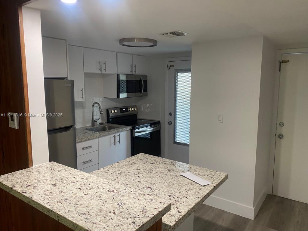 C GAB DOUGLAS SEC - Residential Lease