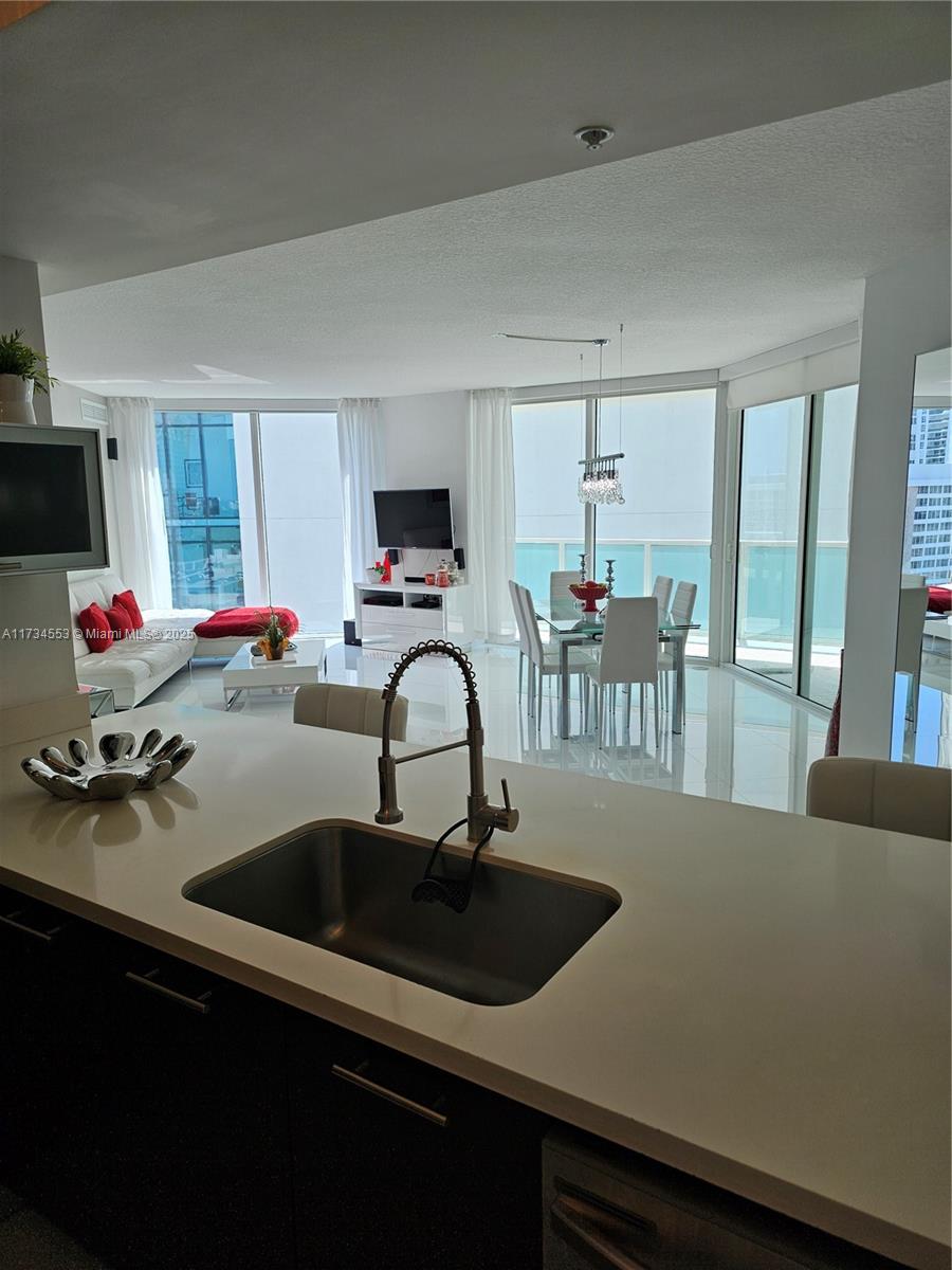 150 Sunny Isles Blvd 1-1001
