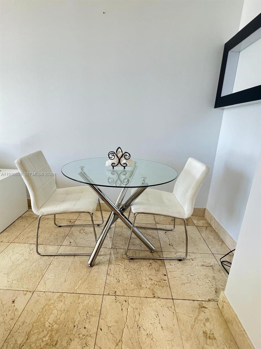 1050 Brickell Ave 1904