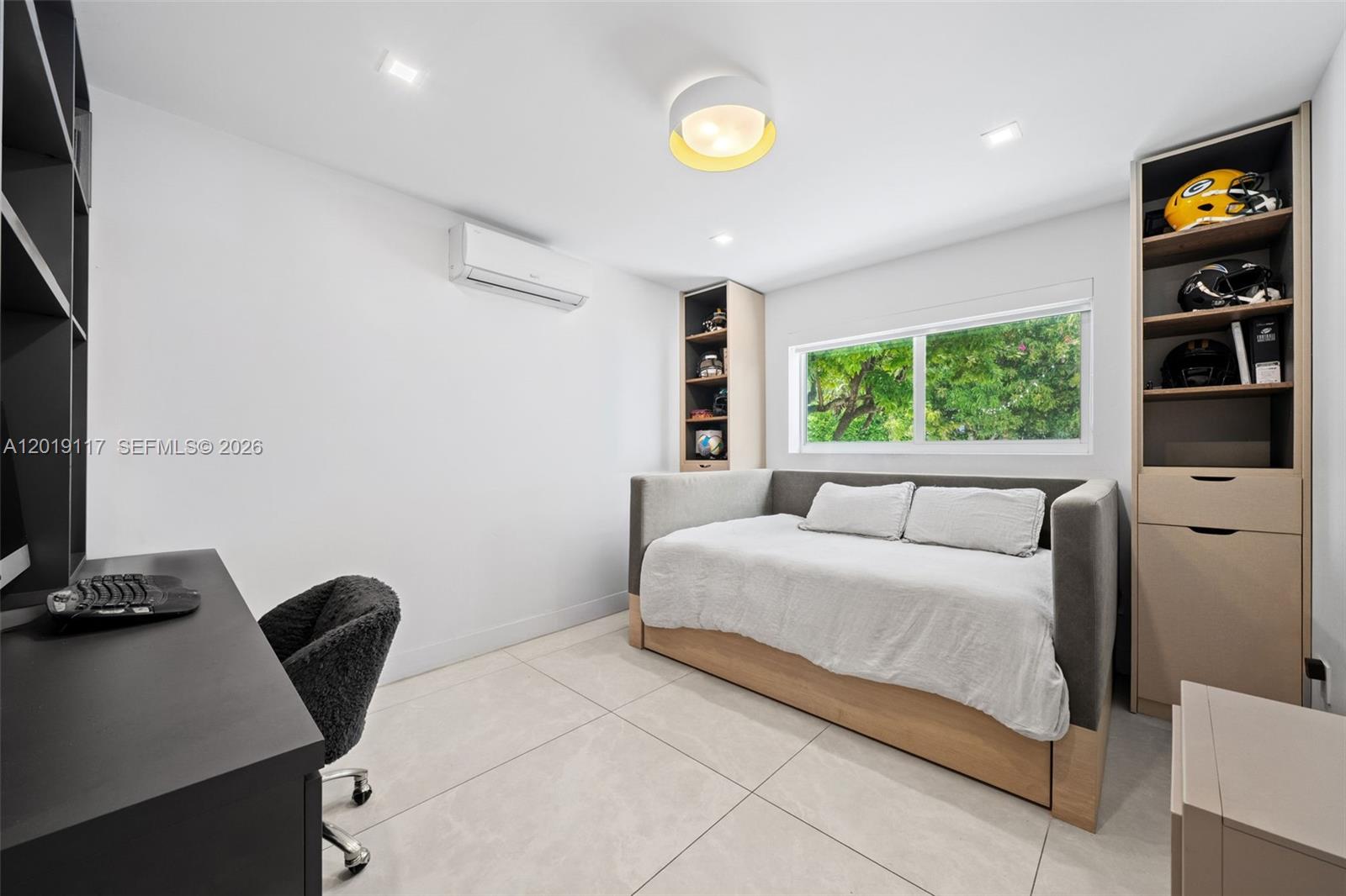MID GOLF SUB 1ST ADDN - Residential