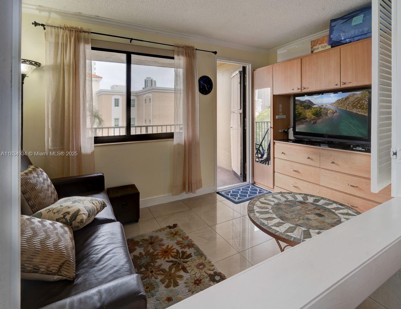 YACHT CLUB CONDO (THE) - Residential