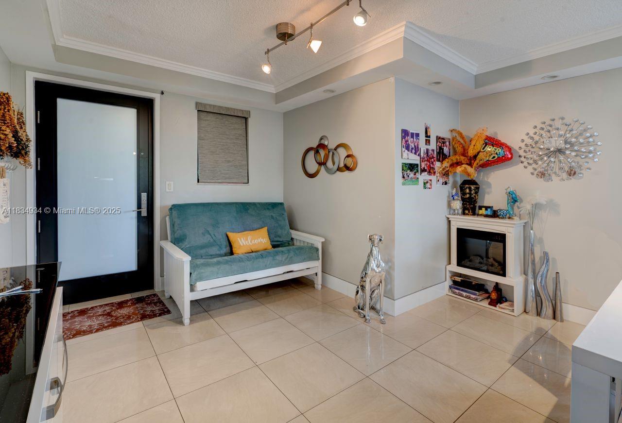 301 Golden Isles Dr 502
