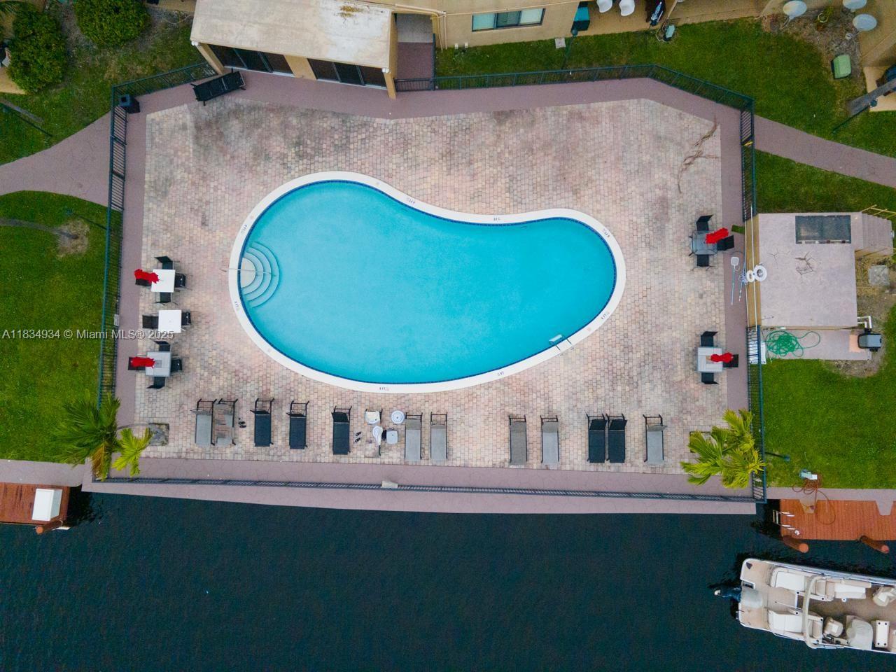 YACHT CLUB CONDO (THE) - Residential