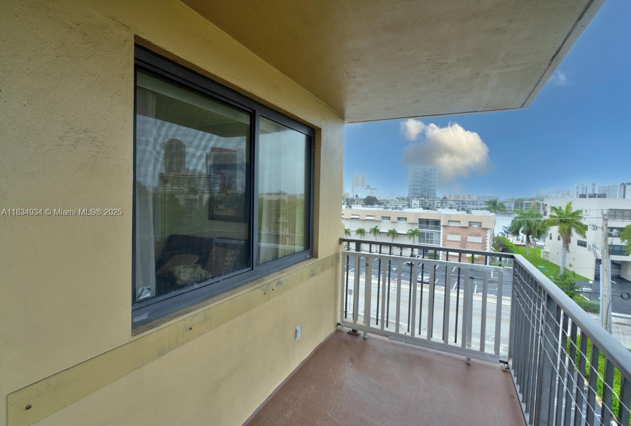 YACHT CLUB CONDO (THE) - Residential