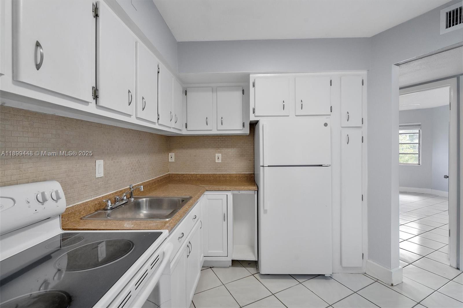 SKY LAKE GARDENS NO 1 CON - Residential Lease