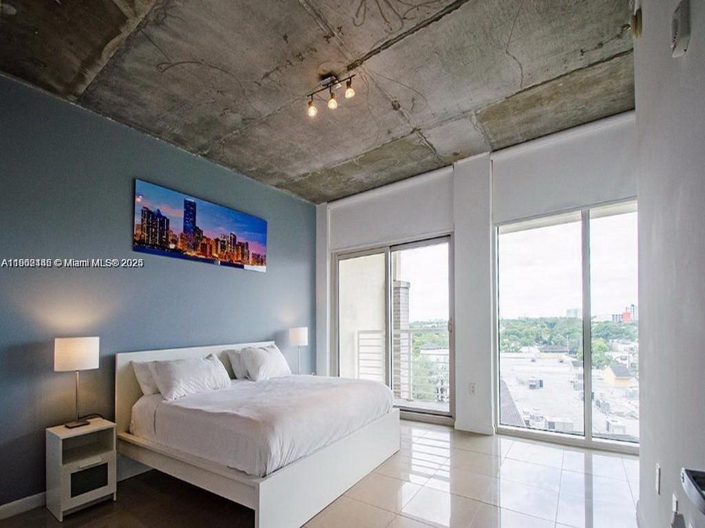 MIDBLOCK MIAMI CONDO - Residential Lease