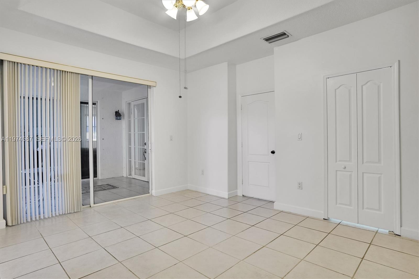 RIVIERA TRACE - Residential