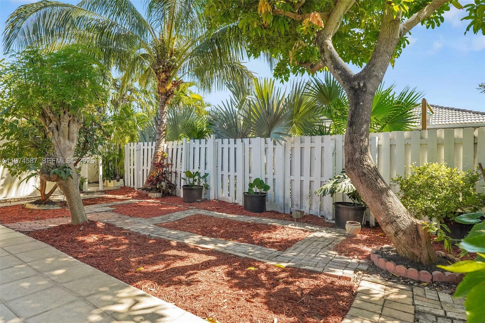 RIVIERA TRACE - Residential