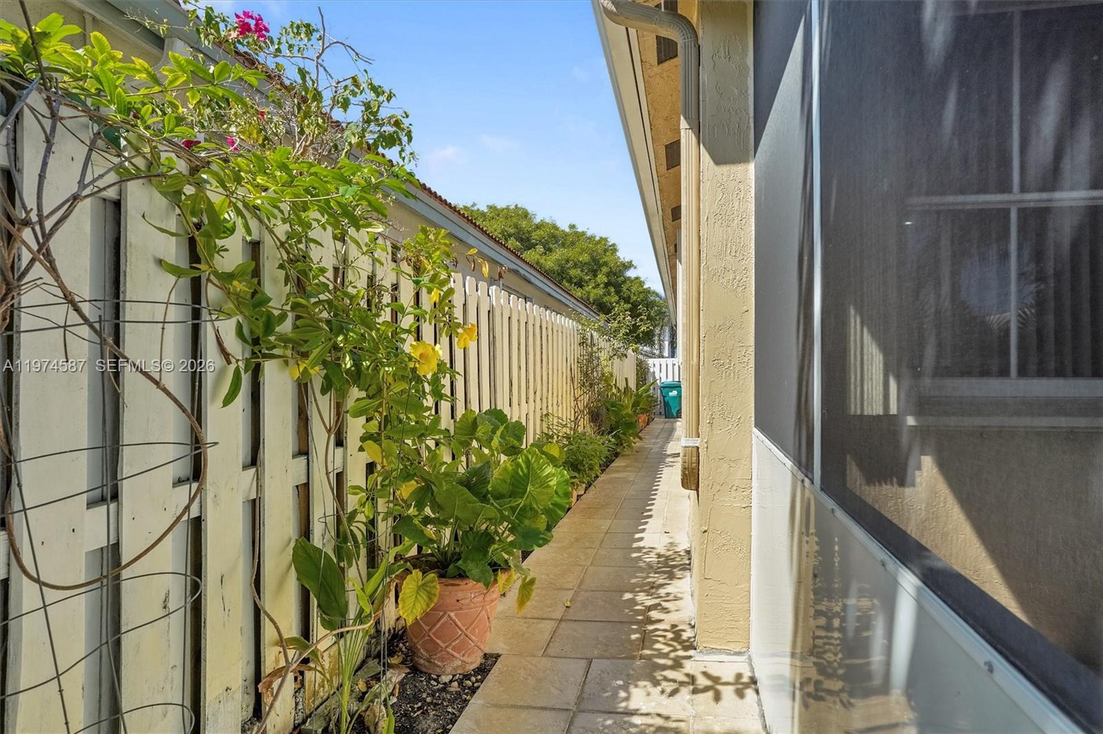 RIVIERA TRACE - Residential