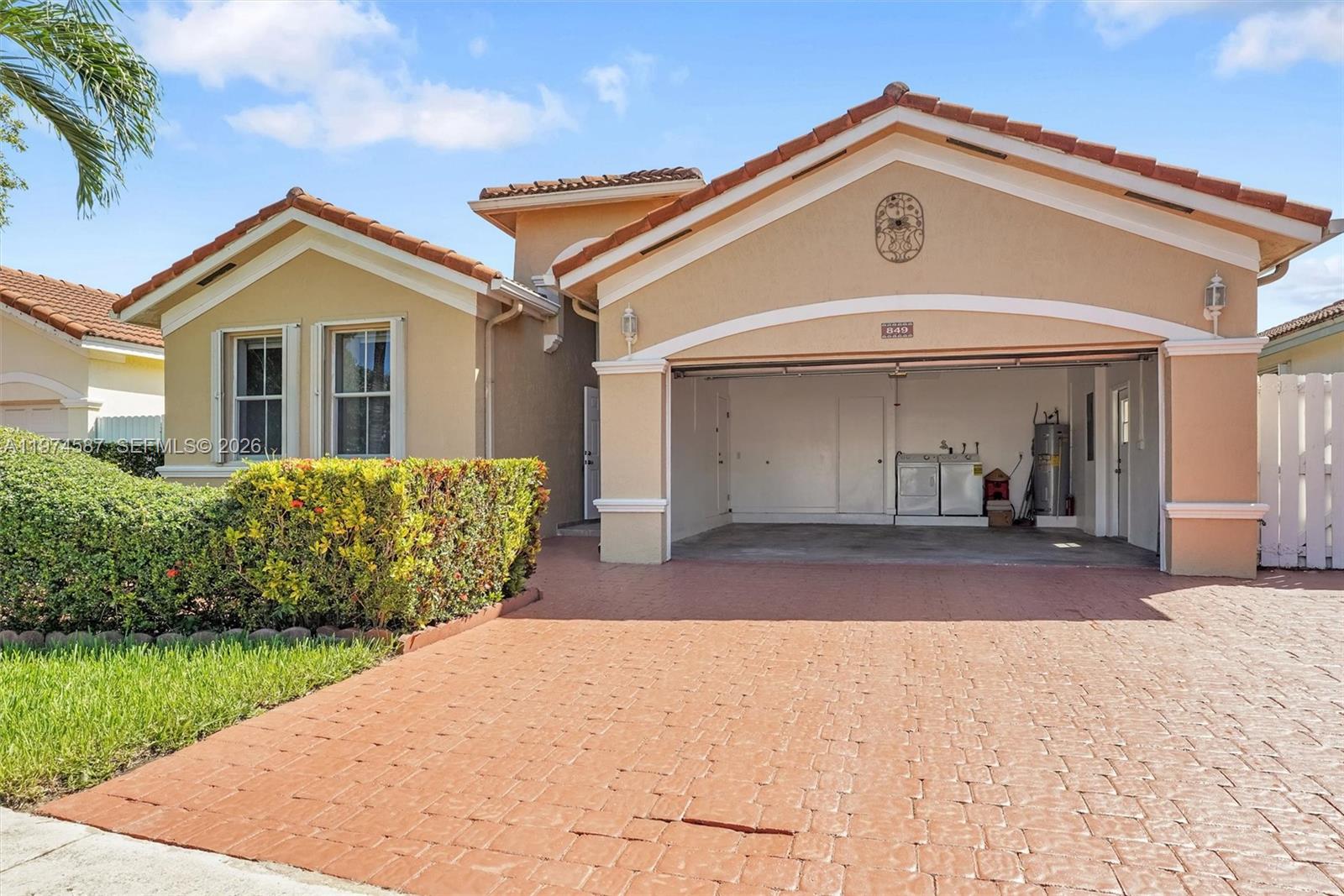 RIVIERA TRACE - Residential