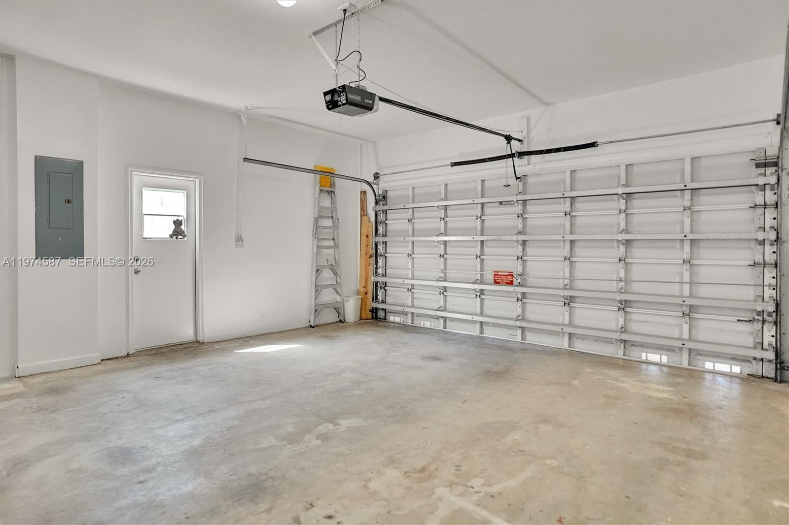 RIVIERA TRACE - Residential