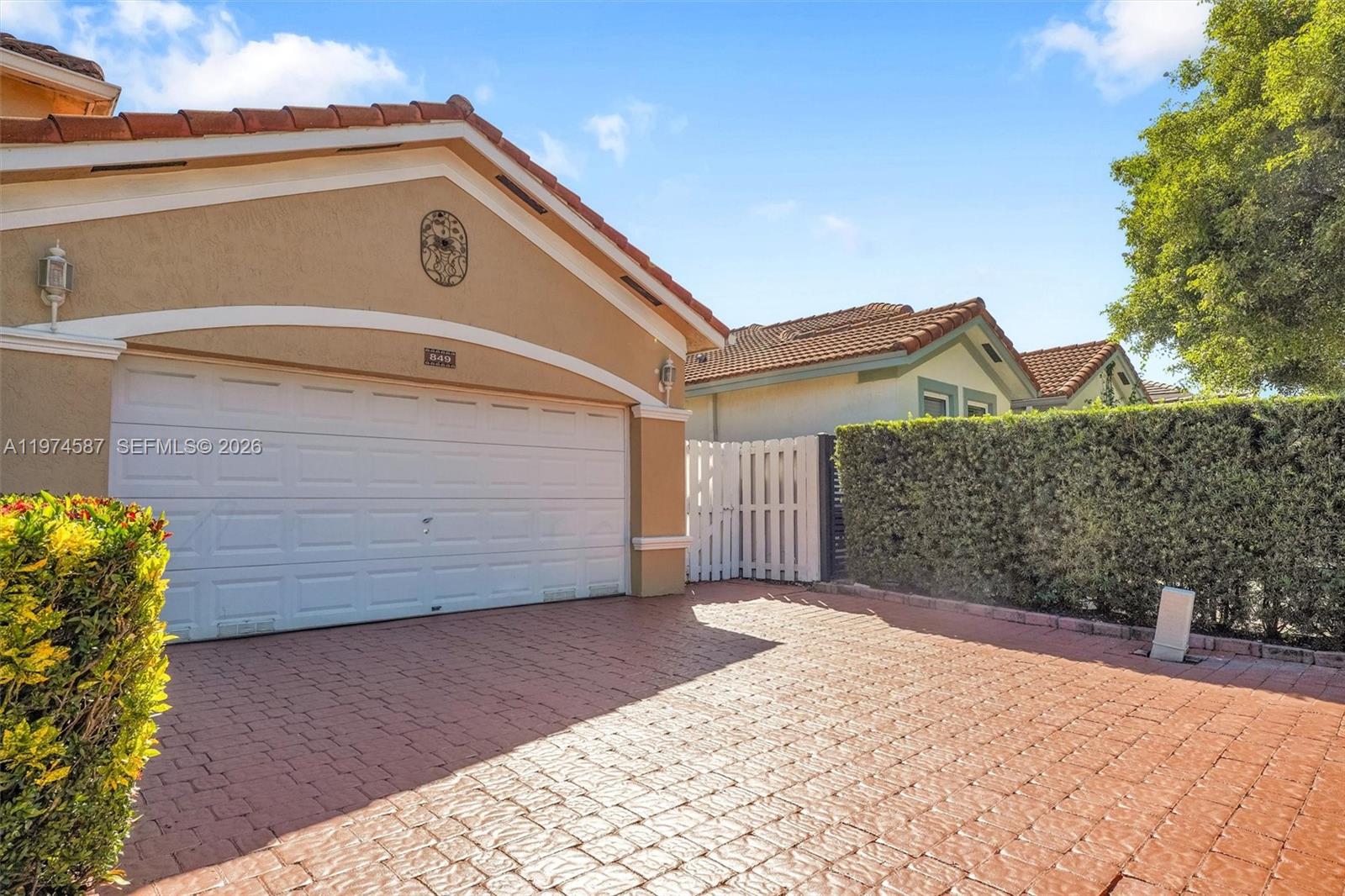 RIVIERA TRACE - Residential