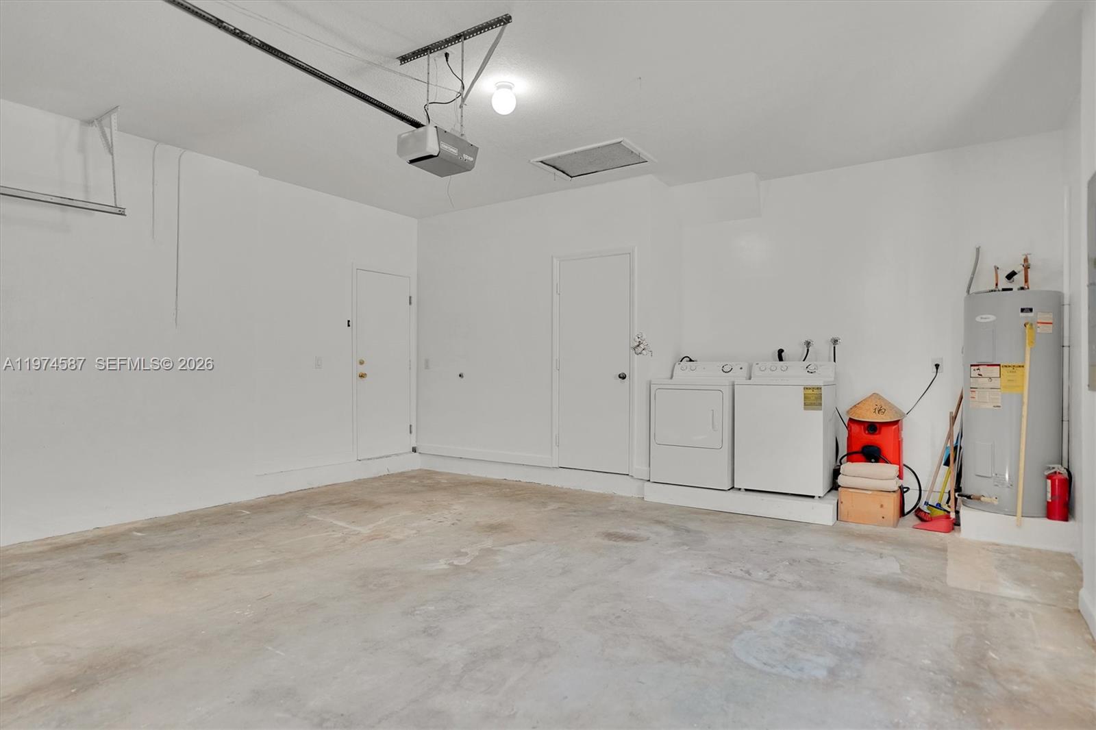 RIVIERA TRACE - Residential