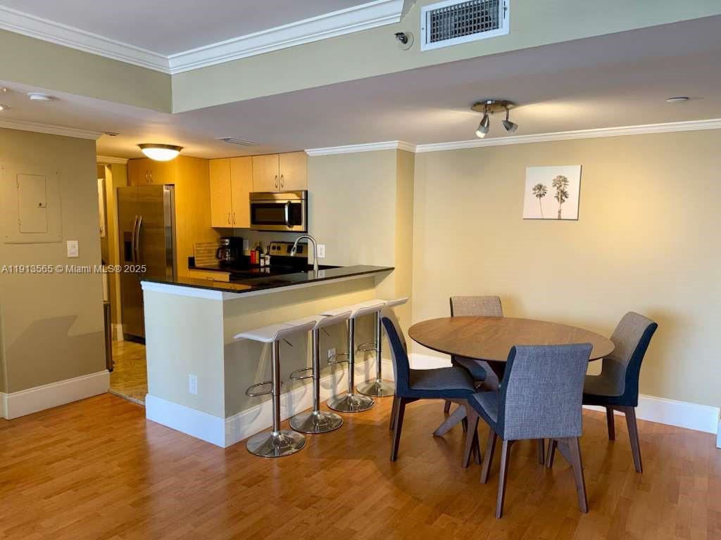 ISOLA CONDO - Residential