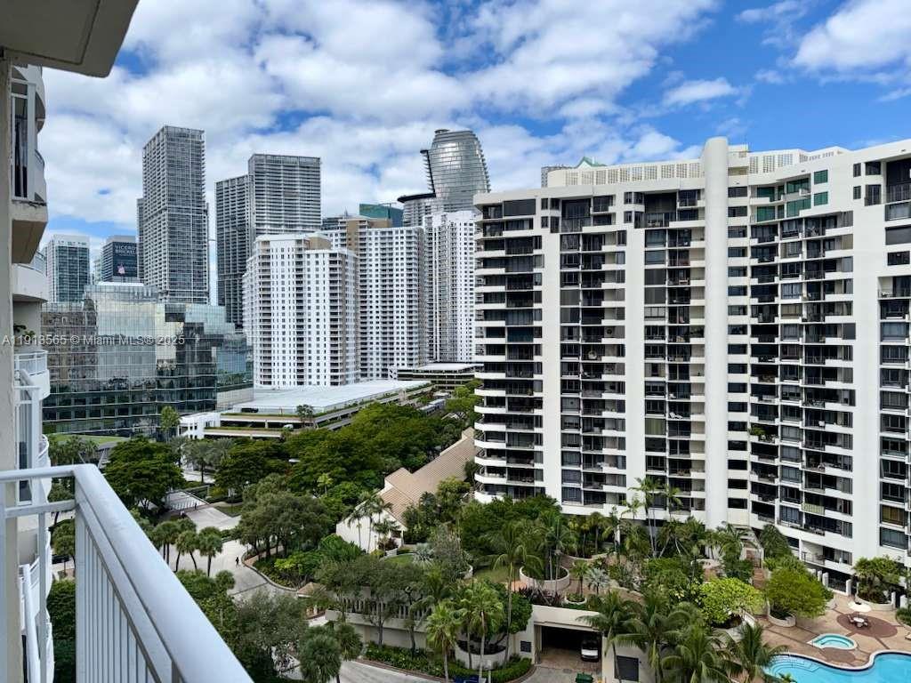 ISOLA CONDO - Residential