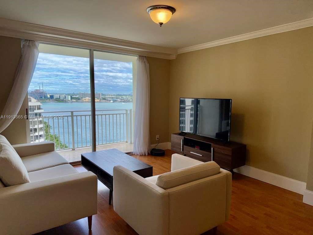 ISOLA CONDO - Residential