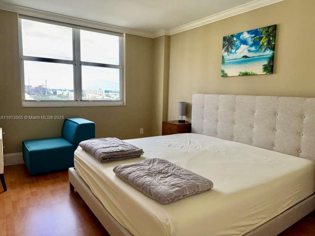 ISOLA CONDO - Residential