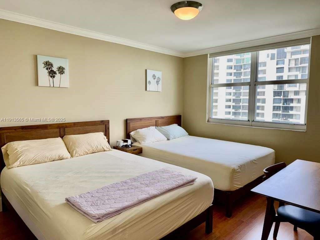 ISOLA CONDO - Residential