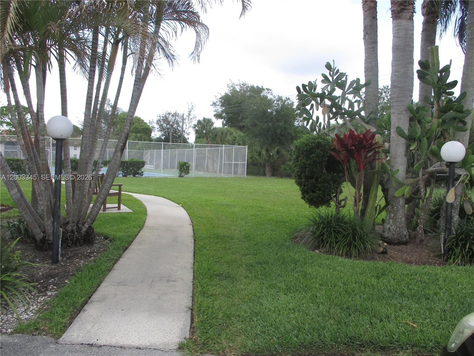 TWIN LAKES SOUTH & TOWN V - Residential